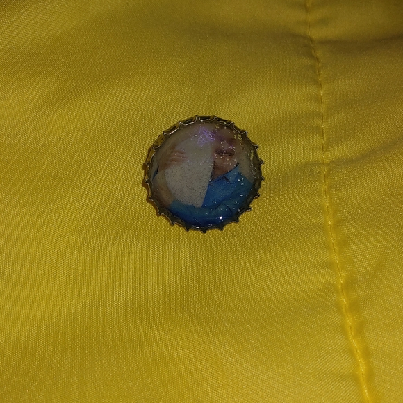 Mike Lindell Resin Bottle cap pin - Picture 5 of 6